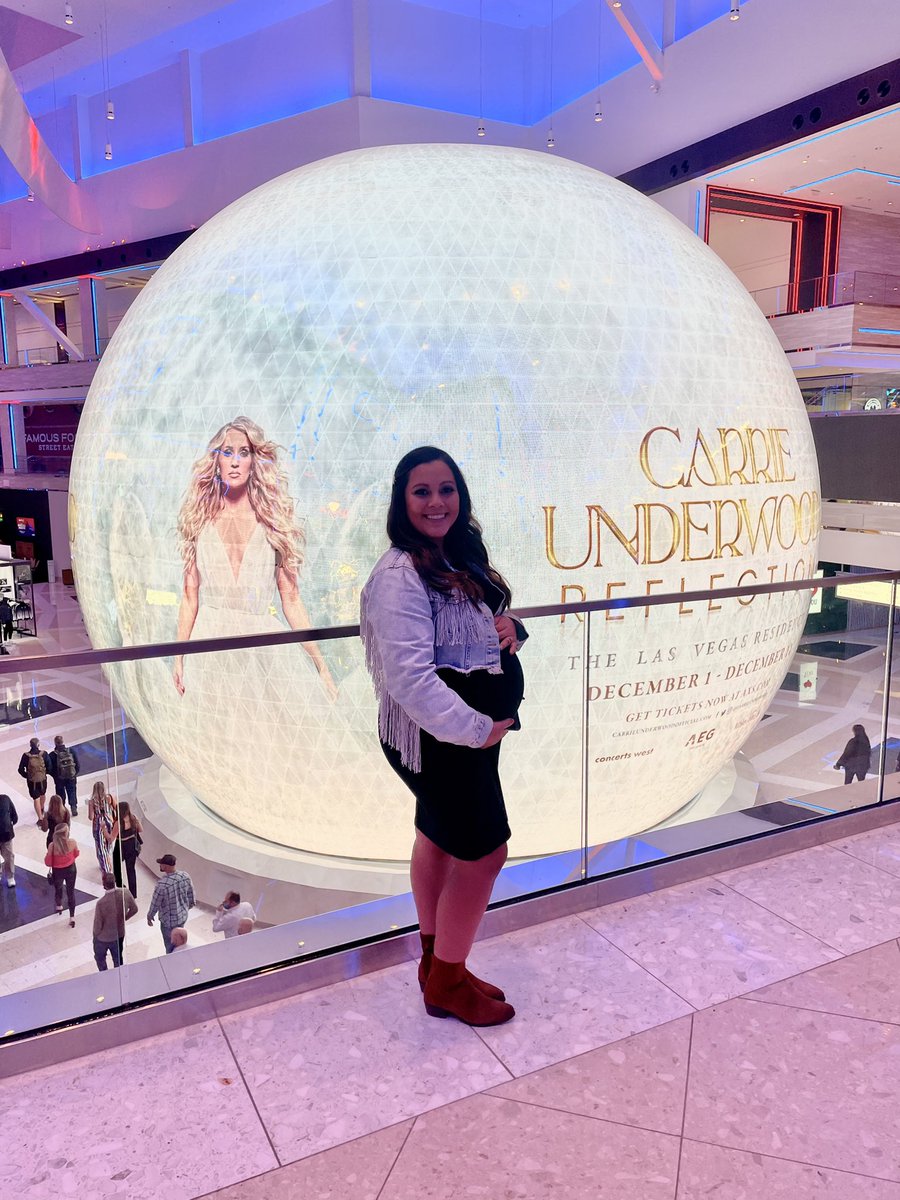 So excited to be here, @carrieunderwood!!!!! #CUinVegas #Reflection ✨🤰🏽
