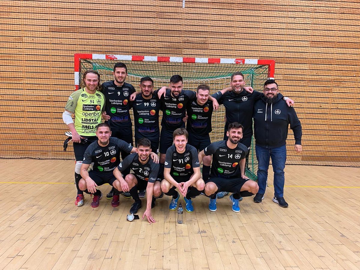 Lidkutdfutsal's tweet photo. SEGER | Vi vinner dagens bortamatch mot Sandarna BK med hela 1-10.
Målskyttar: Valon Gashi 4, Florijan Fejzulovic 2, Gabrijel Matanovic 2, Husam Abdulhadi, Oscar Norlin.
#WanTuTri https://t.co/U1Fn6oSpcw