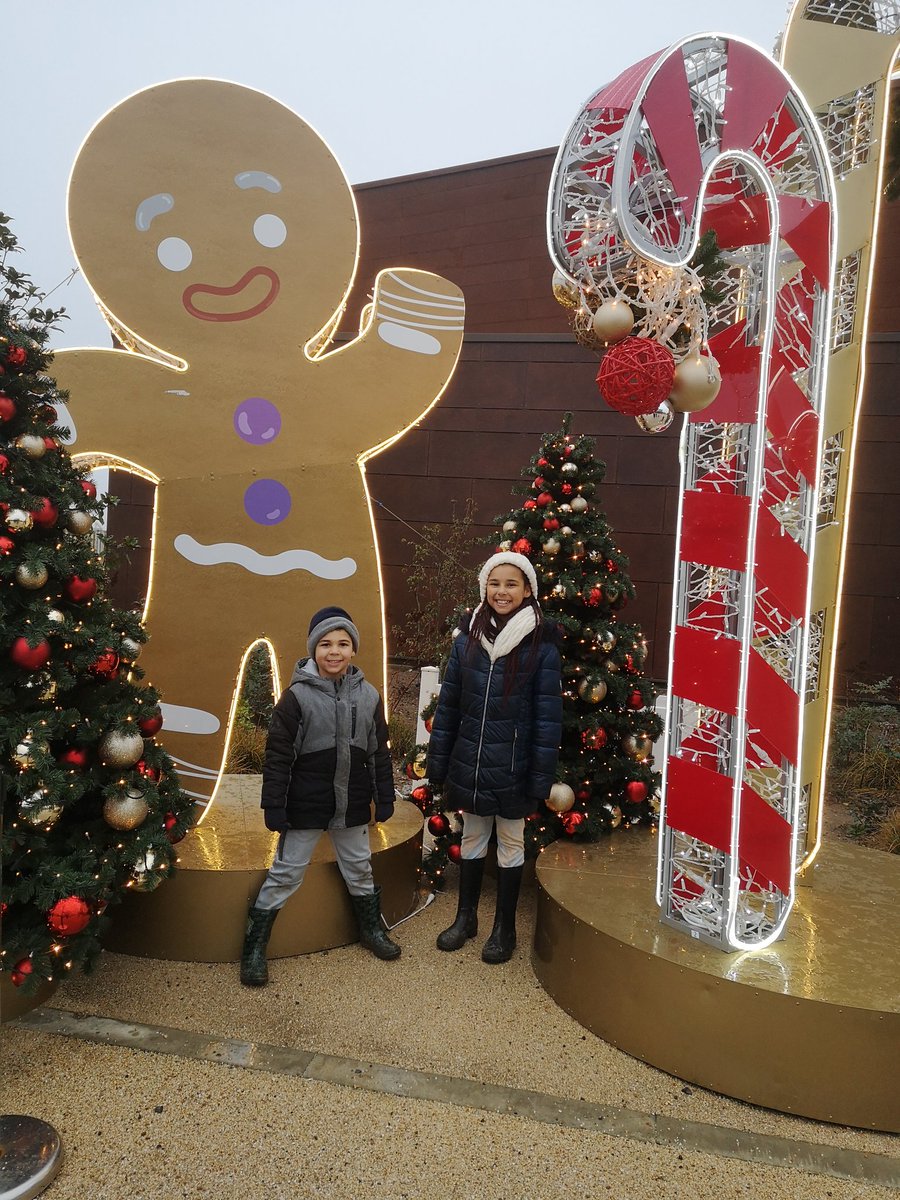 leannecienna's tweet photo. Festive fun ☺️🎄🎅 https://t.co/eYrv0L8y8v