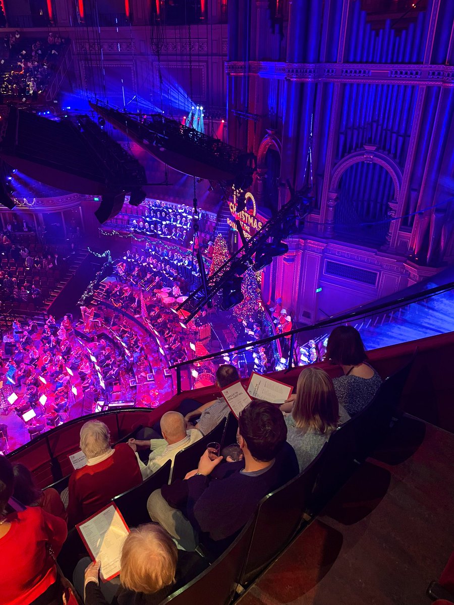 helenbench's tweet photo. Having the most spectacular time at #RAHChristmas 🎄 the soaring piccolo is filling me with joy and is there anything more festive than a brass band doing the o come descant 😍 https://t.co/hoWjXu2KvO