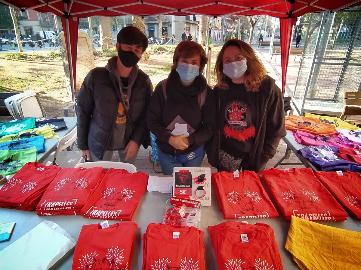 DiablesTrapes's tweet photo. #Tió & #Trapelles a #StAntoni
Gràcies barri per participar sempre amb alegria i paciència i sobretot gràcies #GelateriaBonastre i #DjBeatsOnWheels
per la vostra solidària col·laboració!
@Cultupopularbcn @Bcn_Eixample @AVVSantAntoni #BonesFestes https://t.co/2phOGnd4VB
