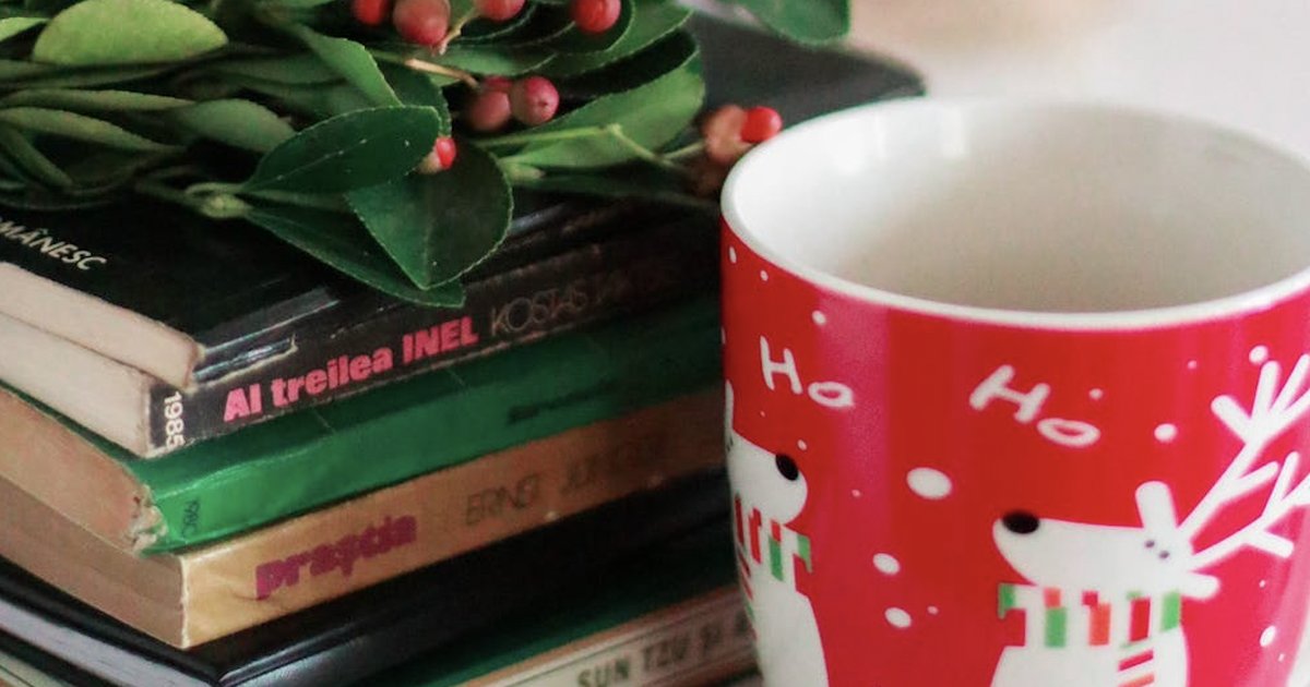 We’ve put together a list of 40 well-loved stories for children of all ages to guide your book gifting this Christmas! 

Give the gift of reading this festive season:
wordsforlife.org.uk/activities/giv…