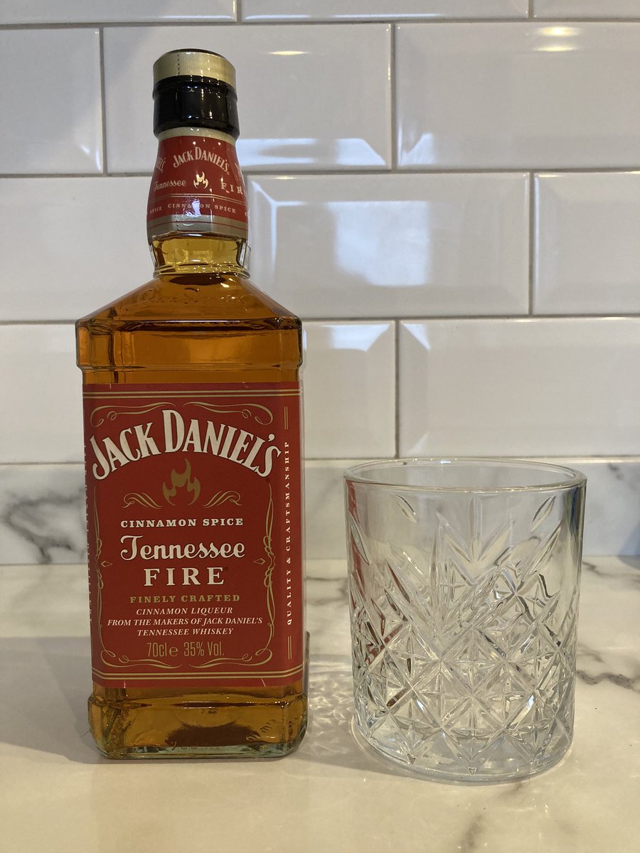 Galewismusic's tweet photo. This one’s been on my list for a while… shall enjoy a glass or two later this evening 🥃 🎄🎅🏼 @JackDanielsUK #tennesseefire https://t.co/aOpHr7KmUx