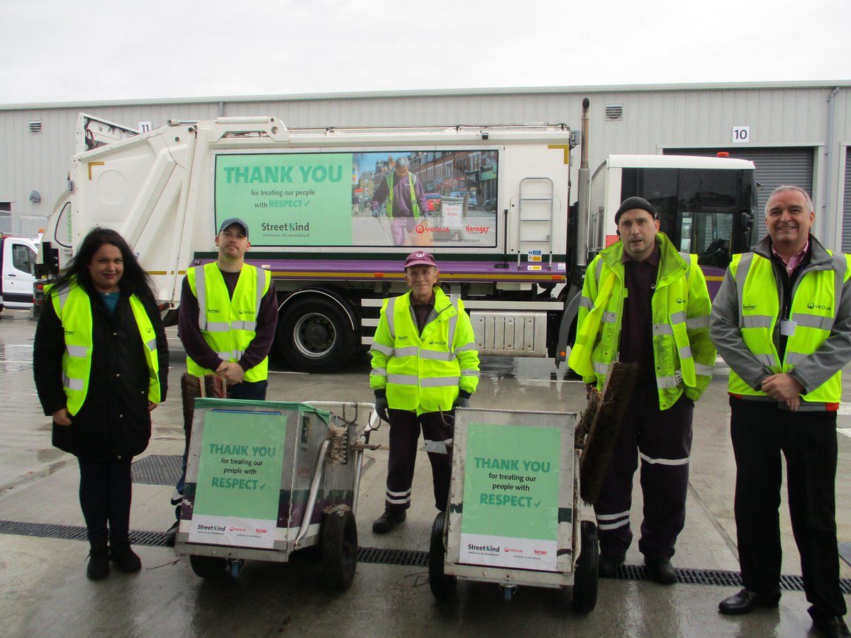 Cllr Seema Chandwani joined @VeoliaUK for the launch of their #StreetKind campaign in #Haringey, which asks all residents to show kindness and respect to our Waste Collection and Street Cleansing crews. 

Learn more about the campaign here: ow.ly/Ihi250Hecmo