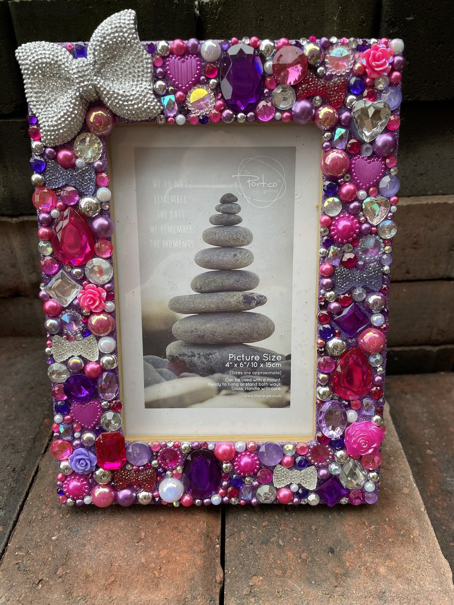 NatalieEdex's tweet image. That’s all my pre Christmas orders done now 😍👌🏼 yayyyyy 💖💜🤍 #shiningshimmeringsplendiddesigns #customphotoframes #sparkleandshine #rhinestone #embellishments #smallbusinessuk #etsygifts #etsyshop