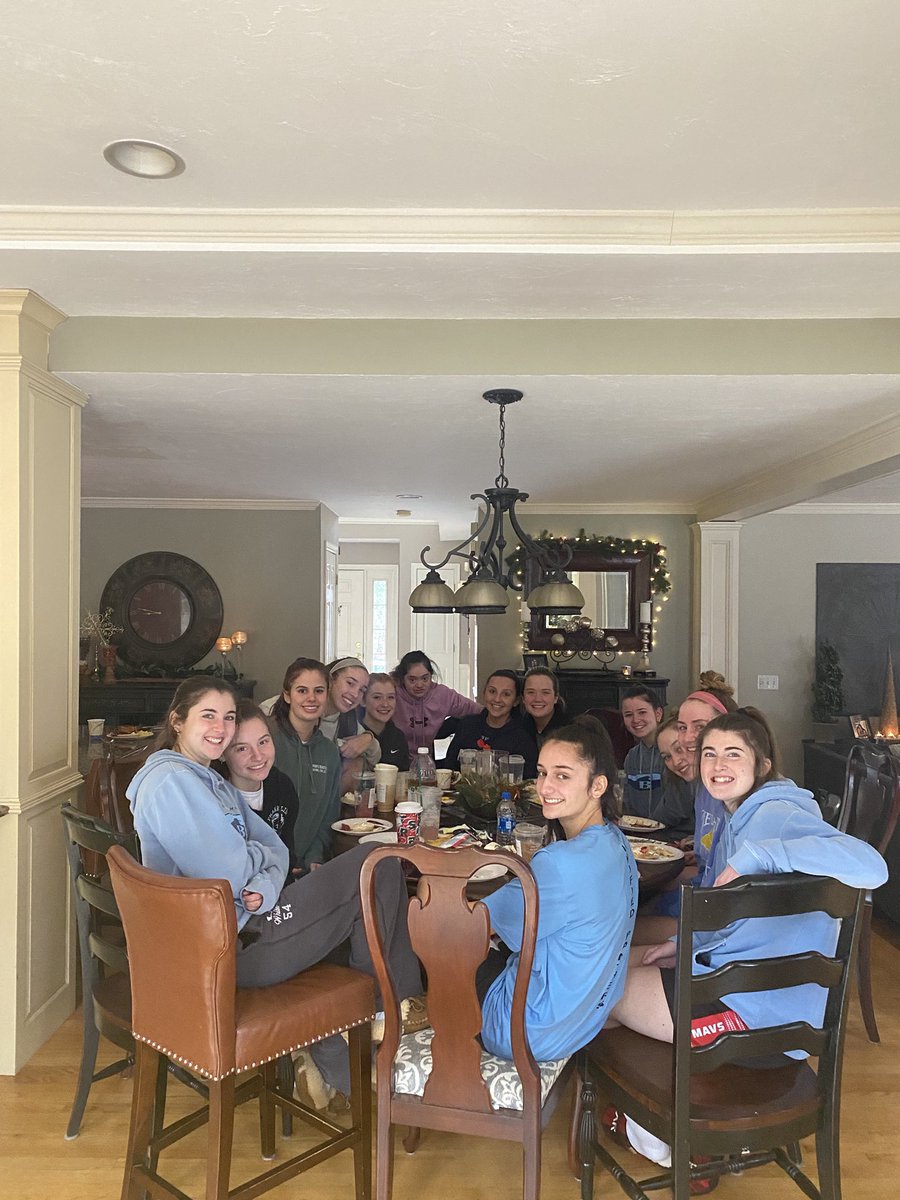 Some team🏀💪🏼💪🏼bonding ⁦⁦<a href="/fhsgvbasketball/">Franklin Girls Basketball</a>⁩ !
Tommow night 6:30 @ Oliver Ames🏀LET’S GO!!!!!