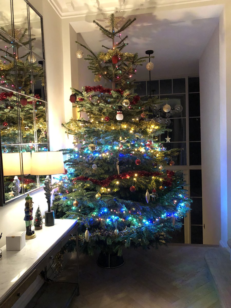 drolgathomas's tweet photo. The most beautiful tree I ever did see… wow! How stunning is this beauty? It belongs to my wonderful pupils’ family. I just couldn’t stop staring at it! 

#christmastree #christmas #festive #treeenvy #pretty #itsthemostwonderfultimeoftheyear https://t.co/eoTr9BUrNO
