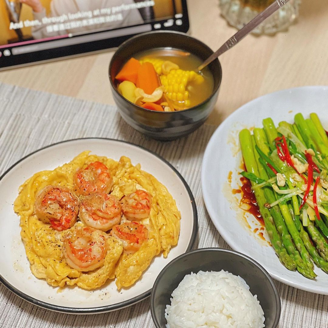 Enjoy Lunch time😋😋😋😋