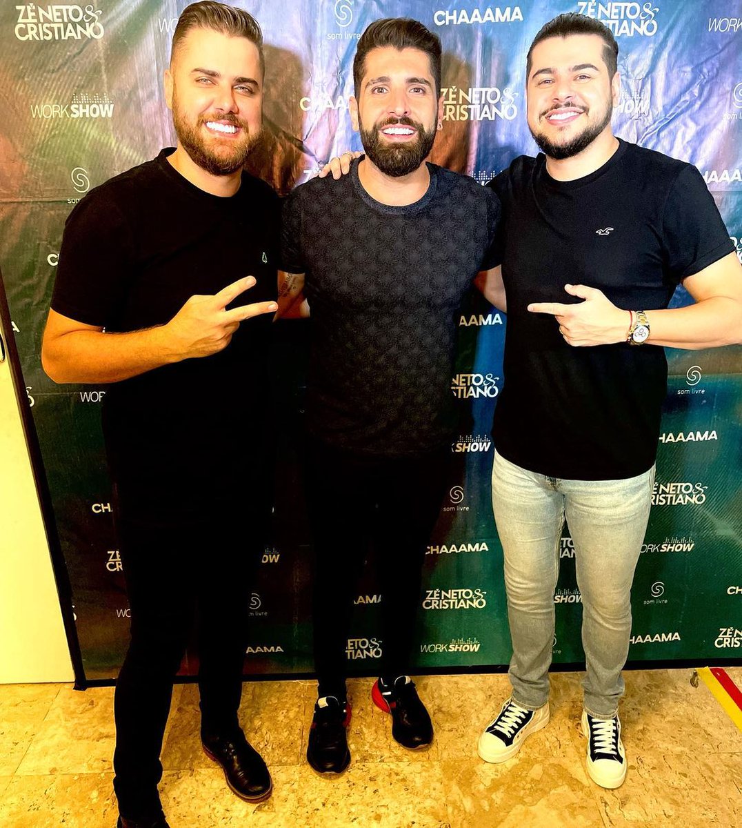 SigaJoaoGabriel's tweet photo. Que showzaço hein, @ZNC_Oficial 👏🏻💥 #chaaaama https://t.co/2s1Xn7N8UF