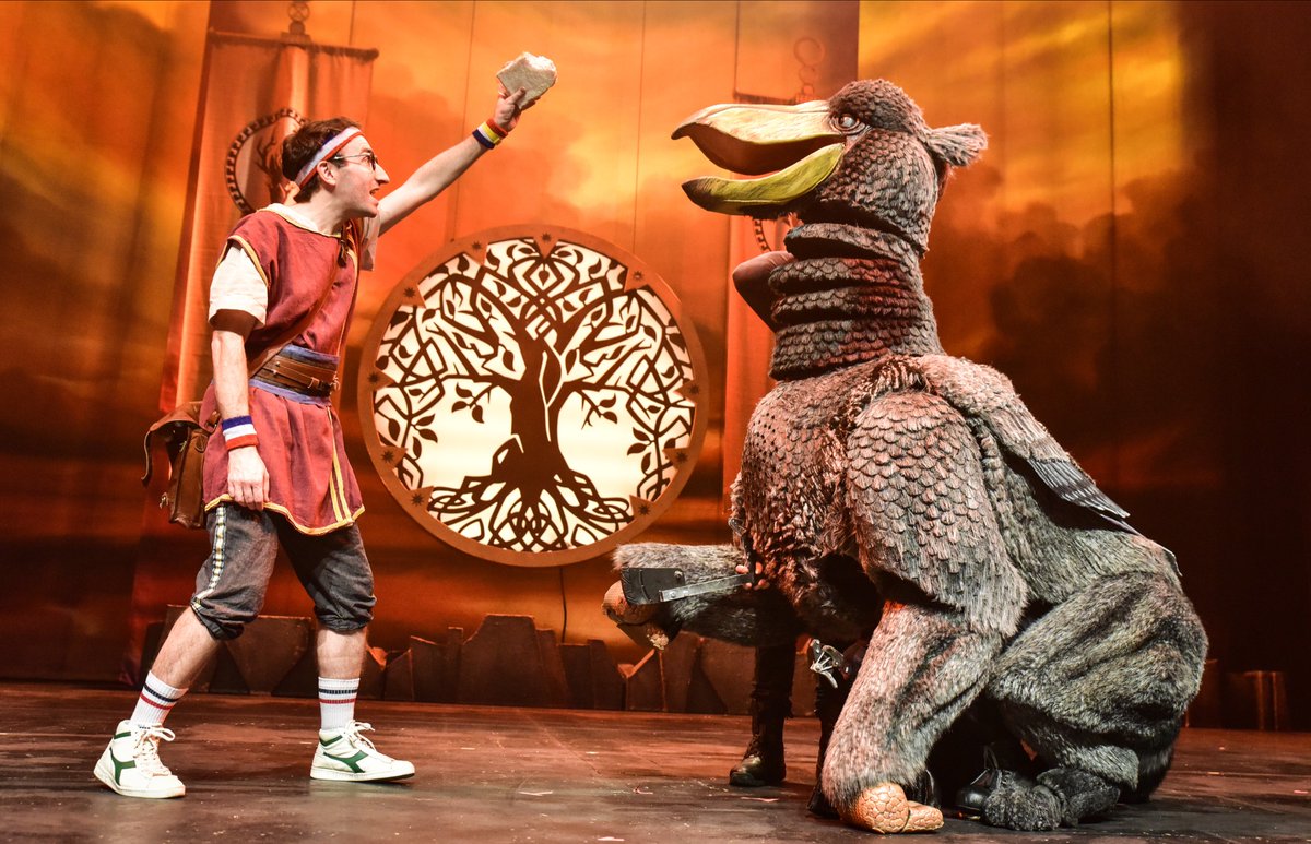 Here's a few more glimpses of our stunning new production photos  🤩

📸 Robert Day