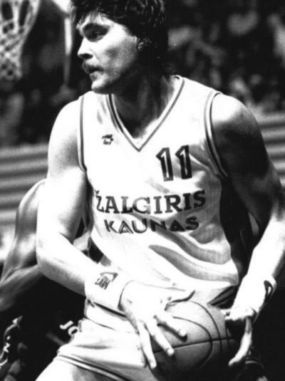 Happy birthday to the Lithuanian GOAT, Arvydas Sabonis    Enjoy these rare images from my collection 