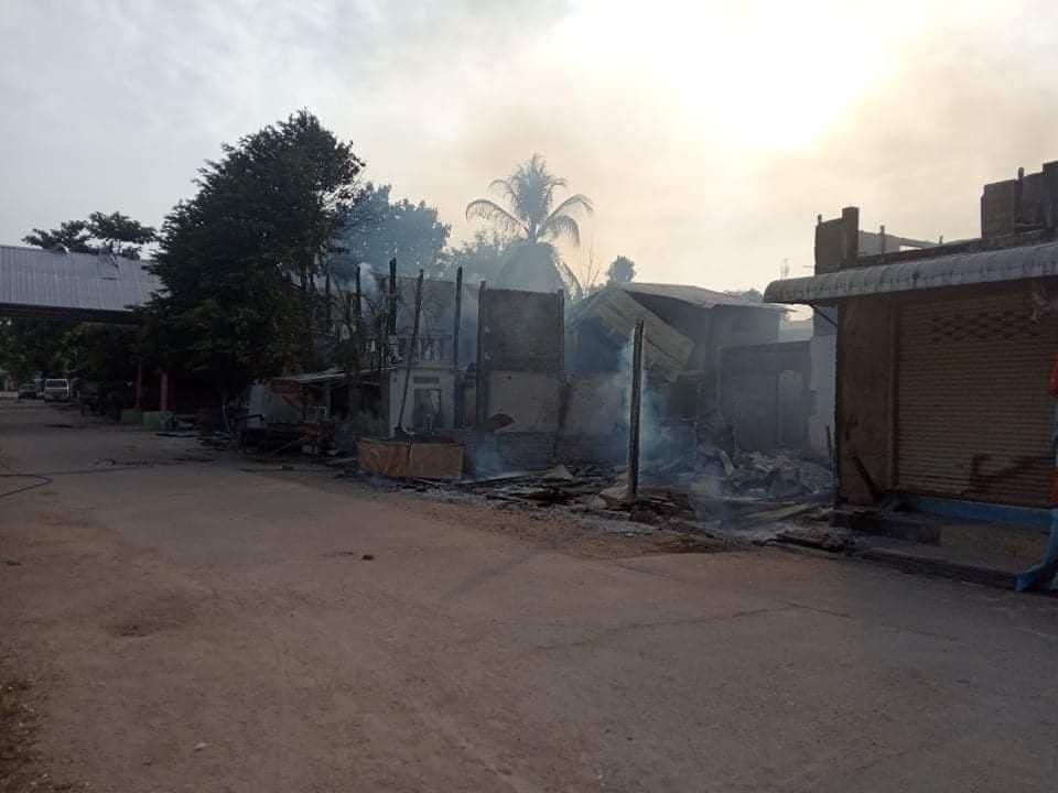 TTFR__Myanmar's tweet photo. Due to the Heavy waepons of Military council shoted to residential areas in MalThaHtaw village, residents are fleeing away from their houses.
#WarCrimesOfJunta
#Dec18Coup
#WhatsHappeningInMyanmar
 https://t.co/k9qYJ7m3qb