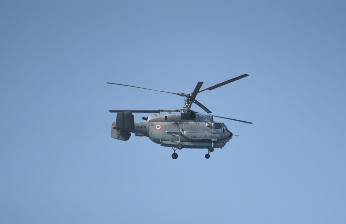 PIB_Panaji's tweet image. पंतप्रधान @narendramodi यांनी आज मिरामार, पणजी येथे  #GoaLiberationDay निमित्त नाविक संचलन आणि हवाई कवायतीची पाहणी केली. 

राज्यपाल @psspillaigov आणि मुख्यमंत्री @DrPramodPSawant यांची याप्रसंगी उपस्थिती होती. 

#GoaAt60