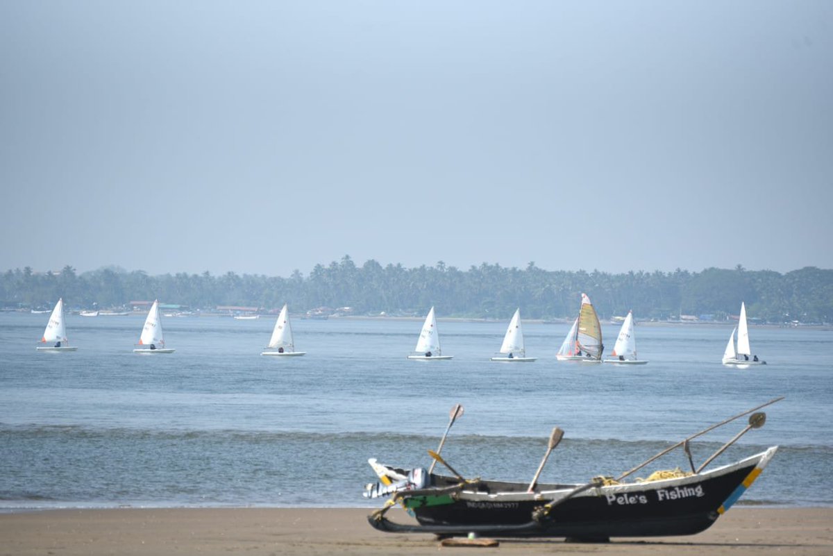 PIB_Panaji's tweet image. पंतप्रधान @narendramodi यांनी आज मिरामार, पणजी येथे  #GoaLiberationDay निमित्त नाविक संचलन आणि हवाई कवायतीची पाहणी केली. 

राज्यपाल @psspillaigov आणि मुख्यमंत्री @DrPramodPSawant यांची याप्रसंगी उपस्थिती होती. 

#GoaAt60