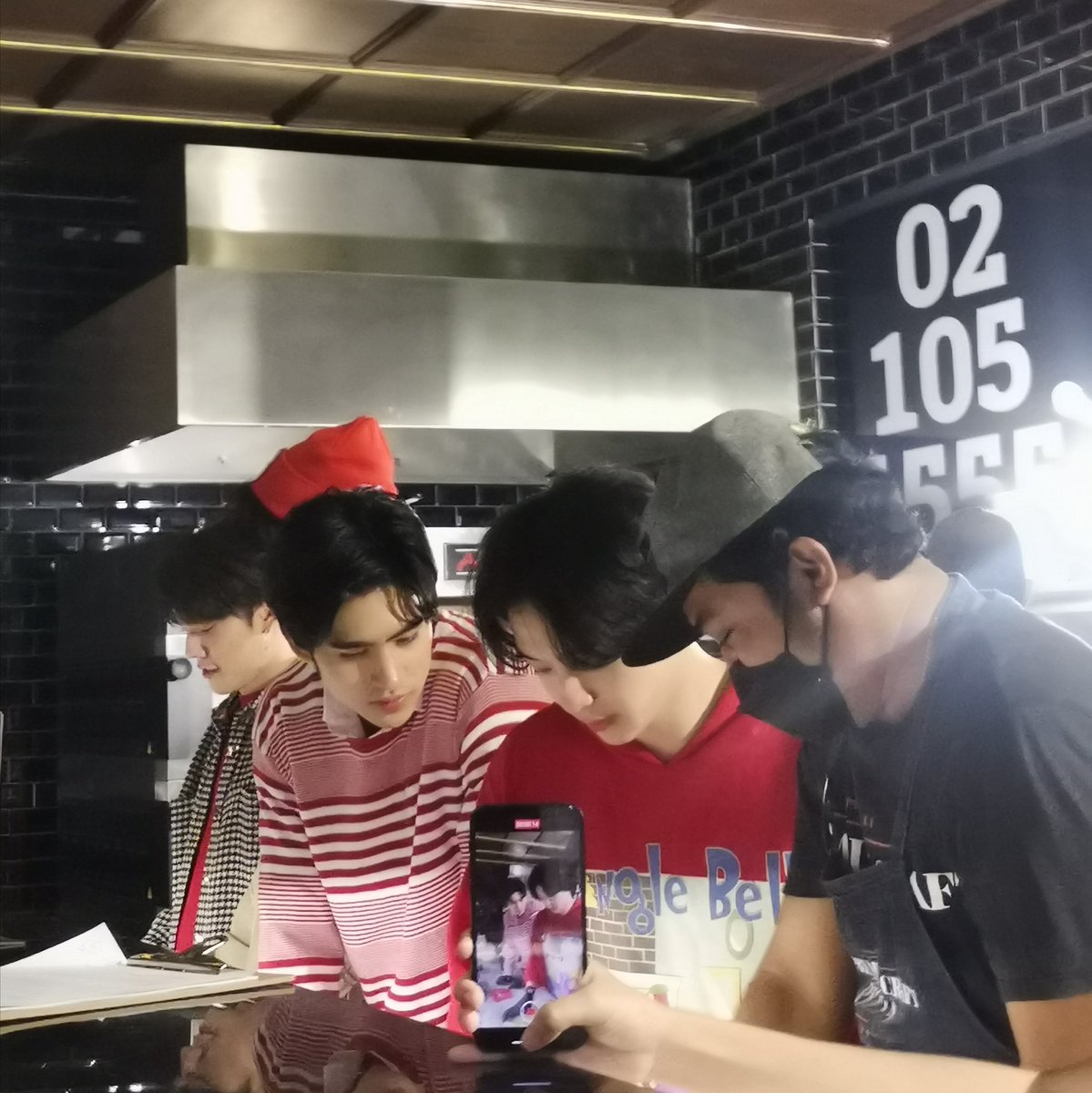 iQIYI_Thailand's tweet image. อ้ายเก็บภาพบรรยกาศงาน MEET&amp;amp;GREET #ดุลบาส #คิมคอป มาฝากจ้า โอ๊ยมันอบอวลไปด้วยความน่าร๊ากก อยากฟินเต็มๆไปดู #GenYss1 บน #iQiyi รอ #GenYss2 ก่อนได้เลย📲s.iq.com/f24cH2-c2