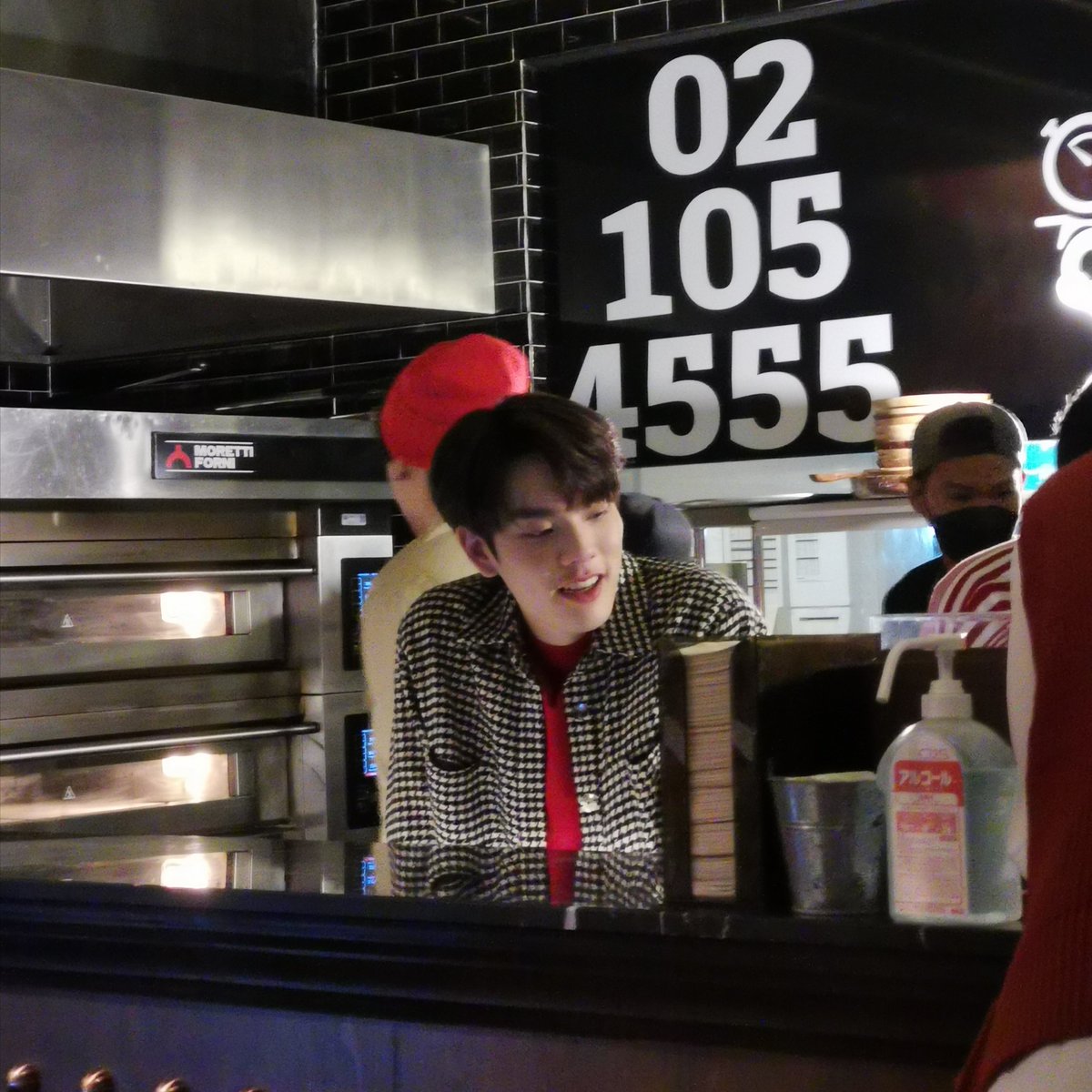 iQIYI_Thailand's tweet image. อ้ายเก็บภาพบรรยกาศงาน MEET&amp;amp;GREET #ดุลบาส #คิมคอป มาฝากจ้า โอ๊ยมันอบอวลไปด้วยความน่าร๊ากก อยากฟินเต็มๆไปดู #GenYss1 บน #iQiyi รอ #GenYss2 ก่อนได้เลย📲s.iq.com/f24cH2-c2