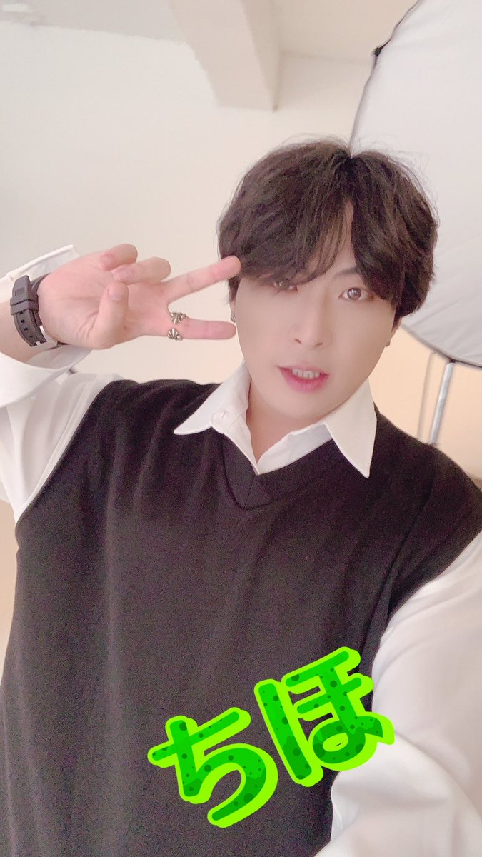 3uYUoVfu4WbldYZ's tweet photo. ちほの バースデーライブ💚配信ライブは はじめて みました🎵最初は 緊張がつたわってきましたが 徐々に ちほらしい 立派な 歌声が聞けました🎵ロック 今日はダンスまで 楽しかった‼️
@DNT_ChiHo #CIHO
@DNT_JP_official
#DNT_JP_official
D&T💚ちほ
#singer #壮大な歌声 https://t.co/ZiLlP1vjCO