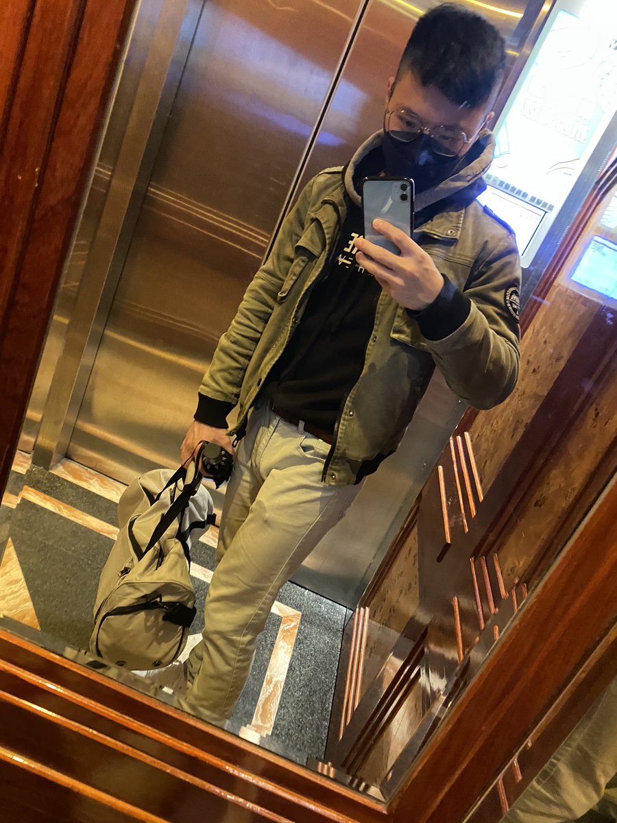 ABS_MOTO's tweet photo. 好冷，衣服穿多點就沒人發現我變胖了🤫

有野馬6代以上的車主嗎，求私我 https://t.co/7akVNFomZR