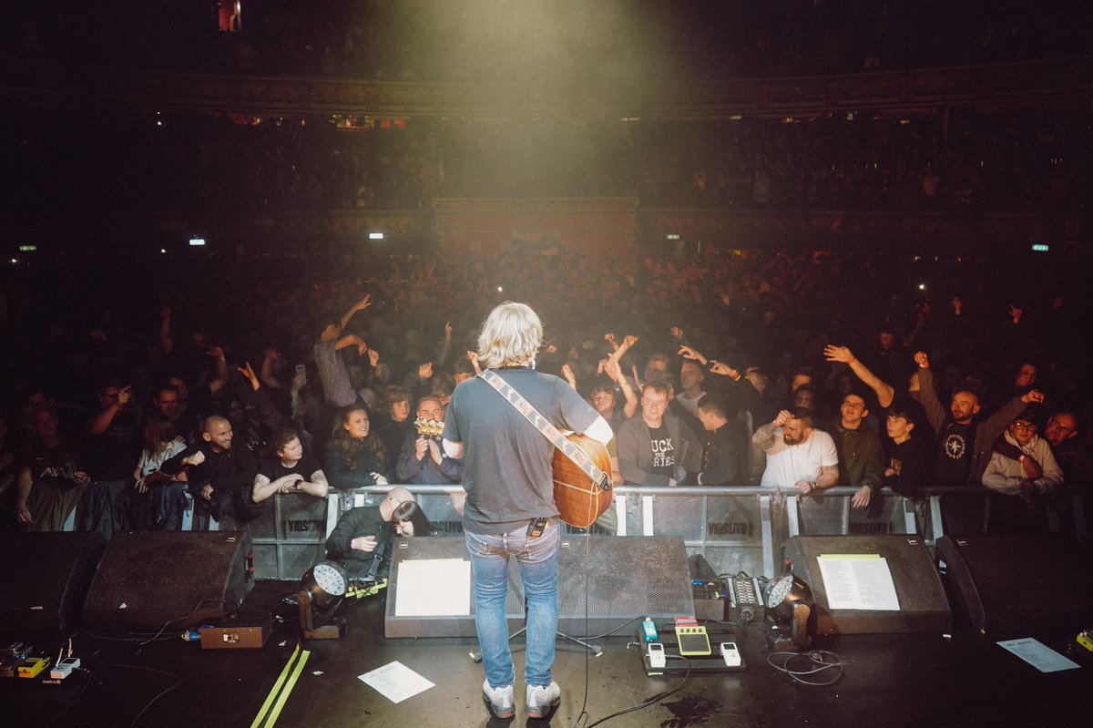 📸 <a href="/JamieWebster94/">Jamie Webster</a> Olympia gig 3 &amp; the last night of the We Get By tour.