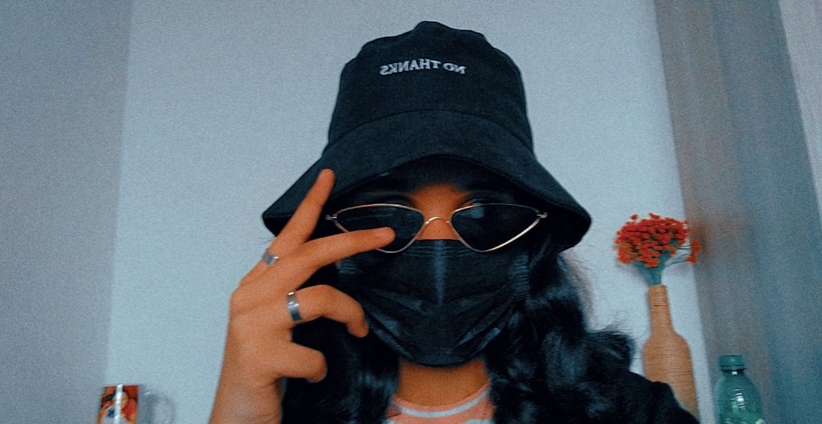 BucketHatGirl_'s tweet photo. Hi from your bucket hat girl ! https://t.co/YpVuUrvUS6