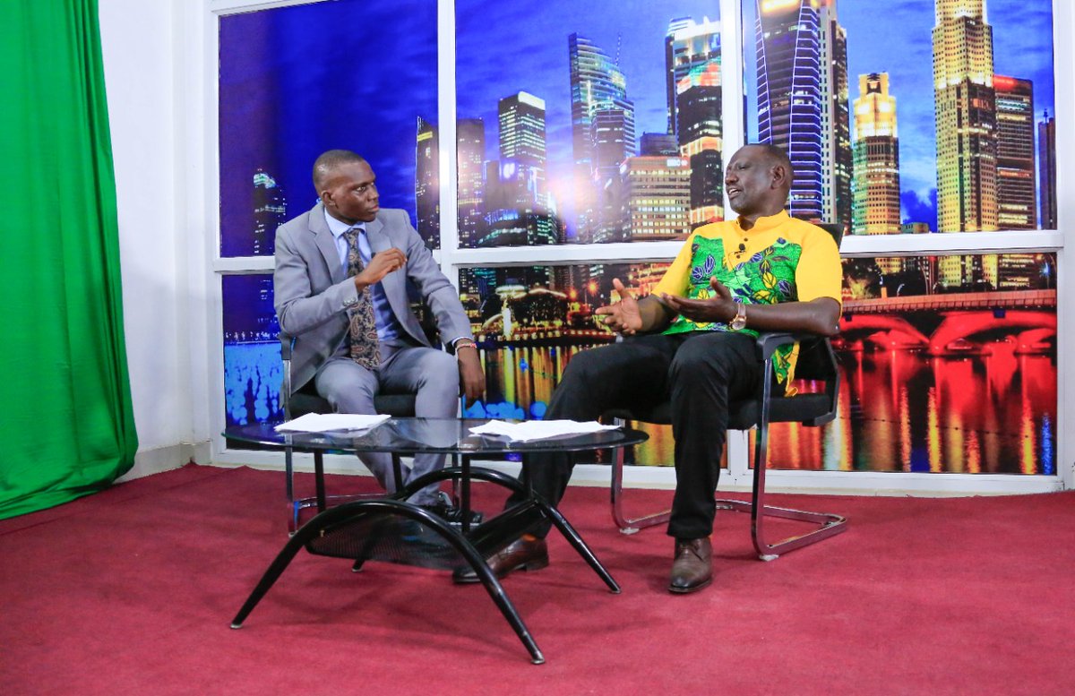 WilliamsRuto's tweet photo. Community-based media are crucial components of socio-economic development as they disseminate information based on local priority issues. It is our commitment to support such outlets as part of promoting free flow of information and creating employment for the youth. https://t.co/BI7VnYYQTz
