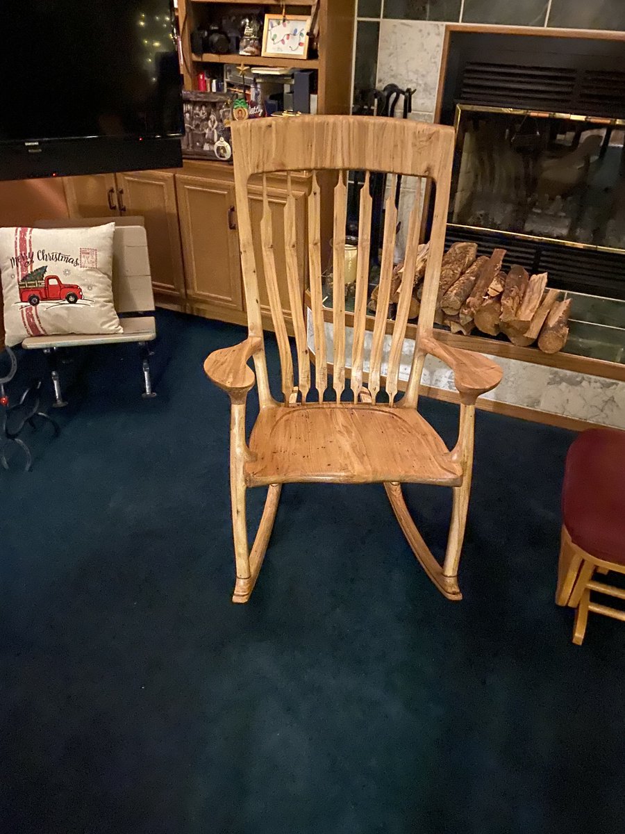 michaelvonf's tweet photo. My new chair. Just received it from Tom in Texas. He is a wood working genius. https://t.co/wAnkZ4tpWQ