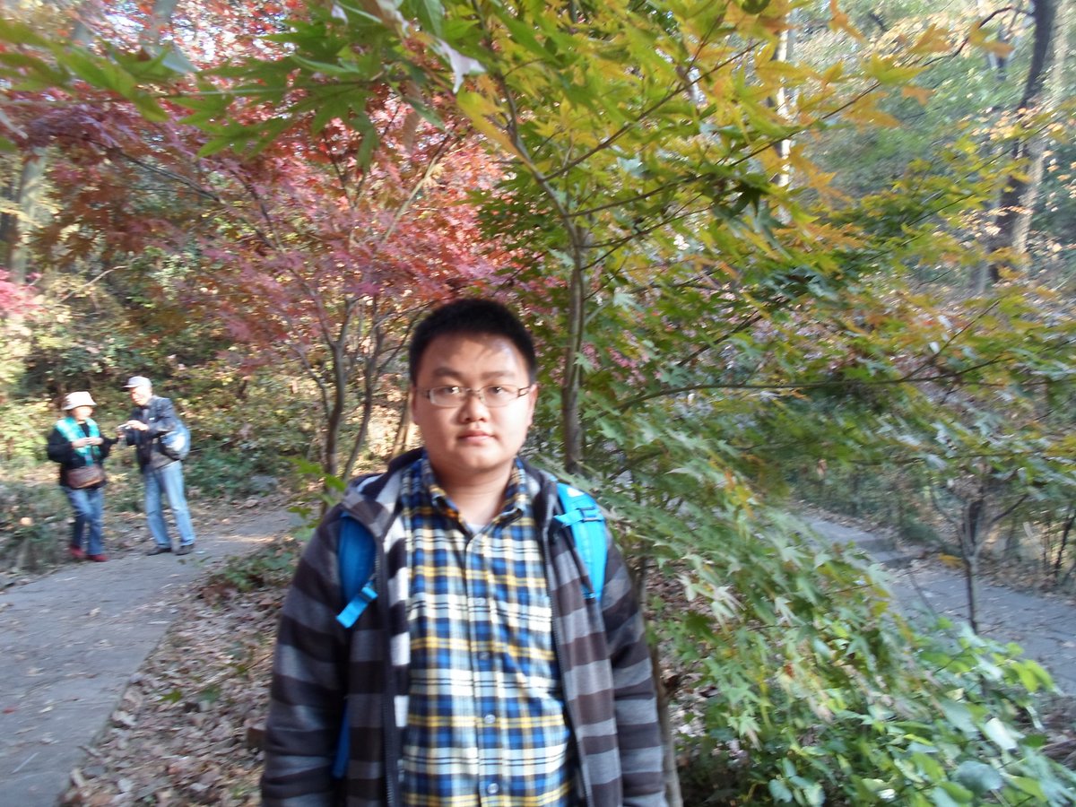 dbxbsky's tweet photo. 秋天在栖霞山，好几年前。 https://t.co/yCNobA593C