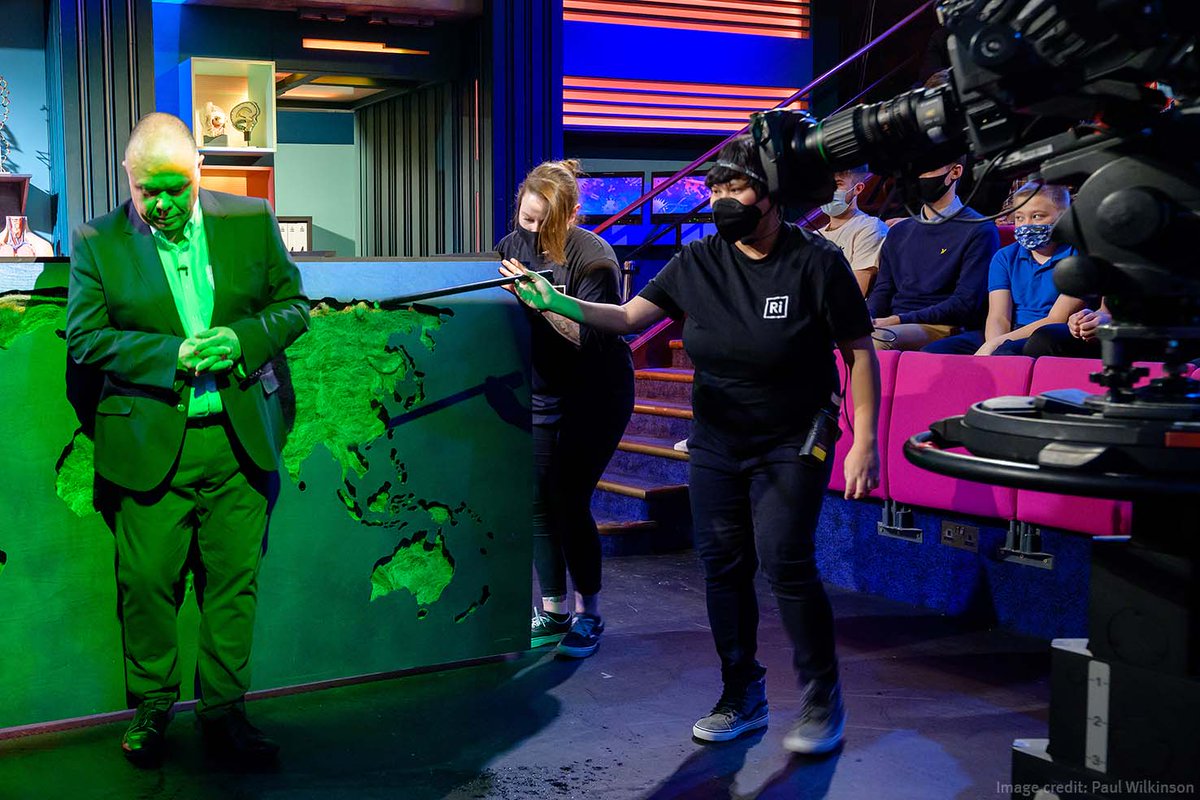 Ri_Science's tweet photo. We had so much fun filming the 2021 #XmasLectures! 

We can't wait to show you on BBC Four at 8pm on 28, 29, and 30 December 📺 https://t.co/VC1FR15ATF