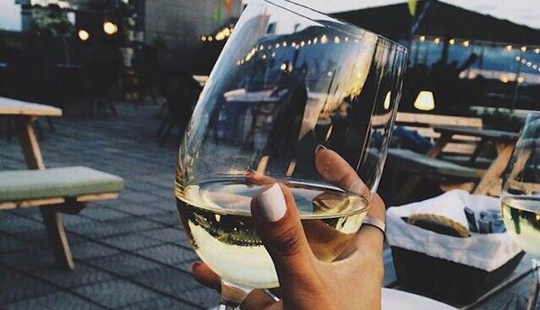 Kekebubbles's tweet photo. If your Sunday doesn't involve wine &amp; yoga pants you're doing it wrong. https://t.co/3StHYShvC6
