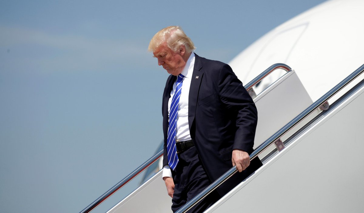 Shechaim's tweet photo. trump hates Jews, Muslims, Mexicans, democrats, at times his family, independents, blacks, brown, yellow, red, tans, and all non pure white people I believe that ‘he’ is not free from his wrath look his health (COVIN-pandemic), and eating habits (Weight and fast foods)? https://t.co/UZk3Iadjk0