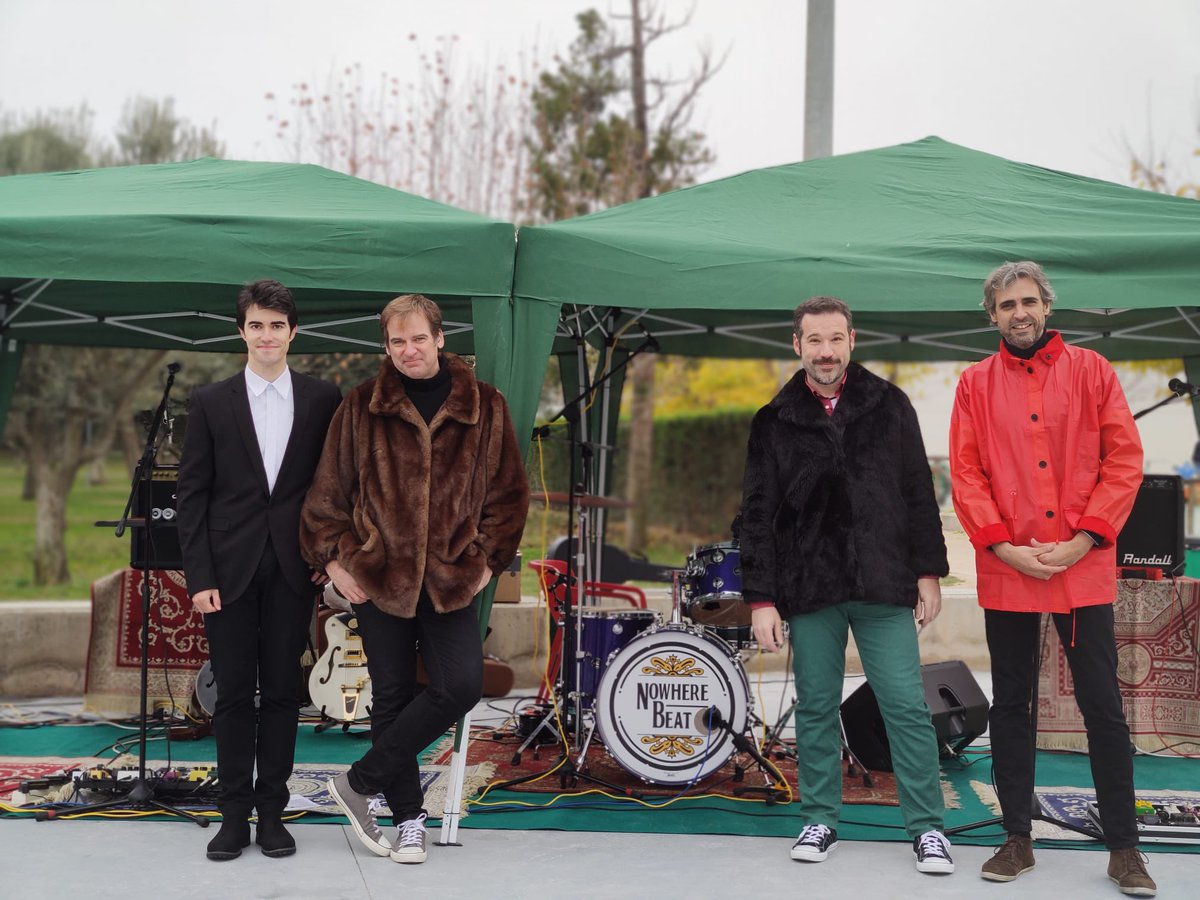 EM_ElOlivar's tweet photo. Seguimos dando la bienvenida a la #Navidad en #ElOlivar y ahora lo hacemos al ritmo musical de @TheNowhereBeat y sus versiones de The Beatles 🎸🎼 https://t.co/95tLIvLLSA