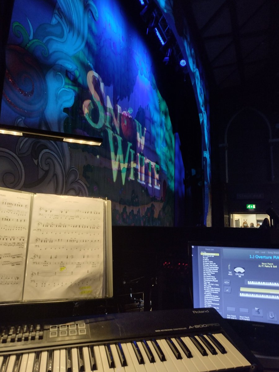 Half way through this magnificent production of Snow White  <a href="/Staff_Gatehouse/">Gatehouse Theatre</a> <a href="/RedEntsUK/">Red Entertainment</a> I couldn't be working with a lovelier more talented cast. Do book your tickets now if you're in the area 🤘😎