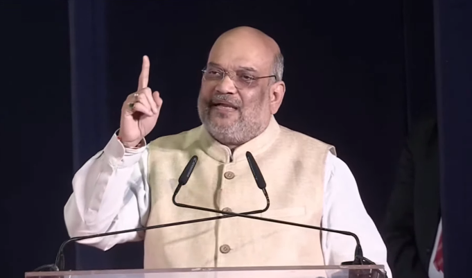 BJP4India's tweet photo. मेरे जीवन के राजनीतिक करियर की शुरुआत एक बूथ कार्यकर्ता के रूप में हुई थी।

पूरी दुनिया की सभी राजनीतिक पाटियों, देश में रजिस्टर 1650 राजनीतिक पार्टियों में केवल और केवल एक भाजपा ही ऐसी है, जिसमें एक बूथ का अध्यक्ष, पार्टी का राष्ट्रीय अध्यक्ष बन सकता है।

- श्री @AmitShah https://t.co/9gdz8iHDvm