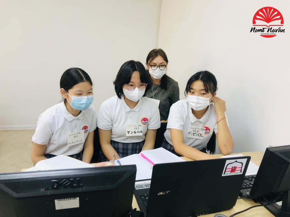 nomtnaran's tweet photo. Хоккаидогийн JICA байгууллагаас зохион байгуулагдсан Шинтокү дунд сургууль болон Ячиё дунд сургуулийн сурагчидтай хийсэн “ Японоор ярьцгаая” өдөрлөгт нийслэлийн сургуу��иудыг төлөөлөн NNStudents амжилттай оролцлоо. Мөн Хоккаидогийн NHK телевизэд 9а Х.Энэрэл ярилцлага өглөө 👍 https://t.co/s3h7AtTxP8