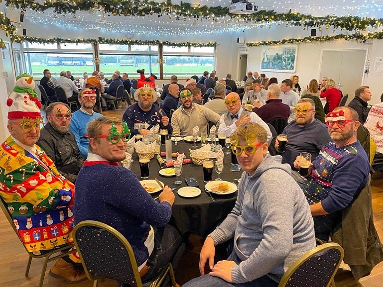 brynsavage's tweet photo. Rugby Christmas Lunch with no Rugby!! A slimmed down only 50 of us due to poxycom, but we soldiered on!! Thanks to @hertfordrfc with the difficult circumstances.. @HighOakHORS #HORSTours 🎄💪👌 x https://t.co/Mi5T2NcC0V