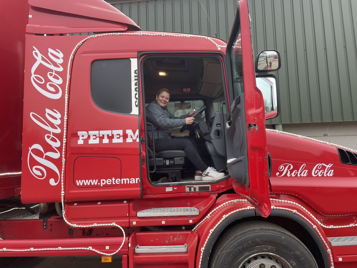 Can’t wait for this tonight. #TractorsLitUp for <a href="/AlderHeyCharity/">Alder Hey Children’s Charity</a> 

No - I won’t be driving the Rola Cola lorry but it will be leading the tractors out 🙌🏻😍

justgiving.com/fundraising/Fe…