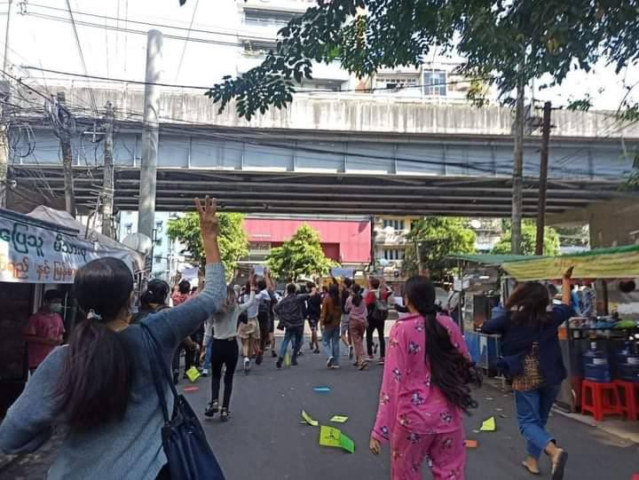 EiMyat20777853's tweet photo. A protest gathering led by Youths Union was staged near Bo Sein Mhan stadium in Yangon's Bahan Tsp in order to bring down the fascist military leadership. #StopFundingCrimesAgainstHumanity #Dec19Coup    #WhatsHappeningInMyanmar https://t.co/H5hw4CDwmV