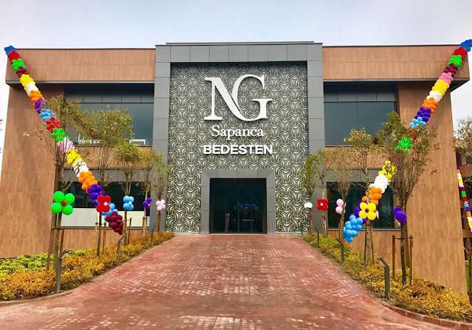 Arkadaşlar Angularjs yeni başladım. Aşağıdaki kodu bi türlü çalıştıramadım. Ne işe yarar nasıl kullanılır bilmiyorum. Kaynak da yok.Yardım edebilecek olursa sevinirim. 😁 #angular #programmers #programming #FrontEnd