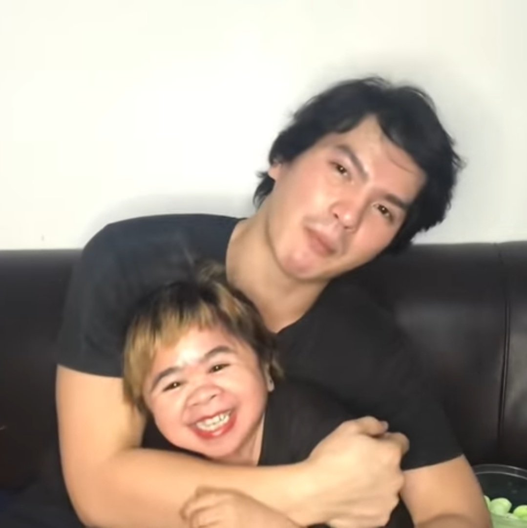 momshelyn's tweet photo. #NewProfilePic https://t.co/ggxhysY2Uv