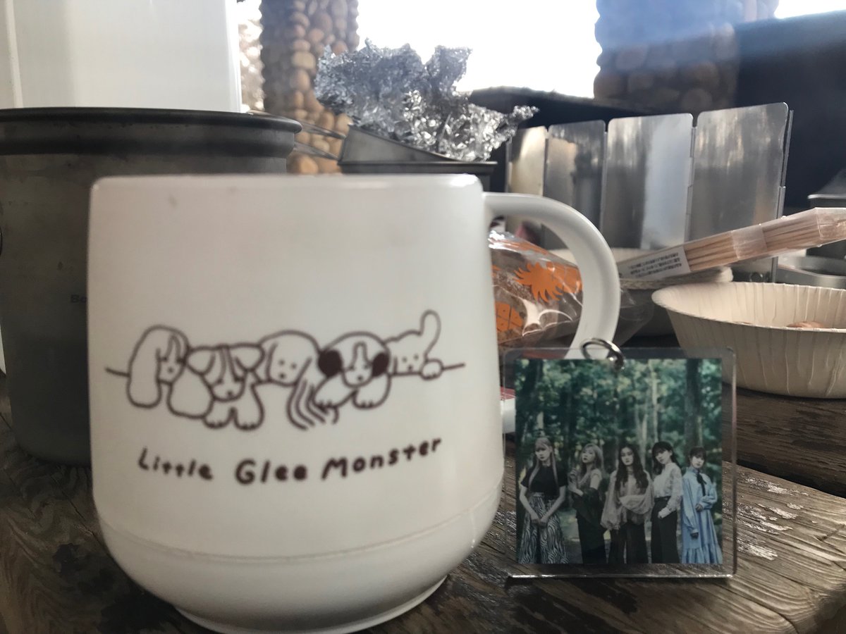 YAMAYAMA4's tweet photo. 六甲山系の摩耶山にハイキング⛰
お山でも、リトグリカップ、重宝しますな♫🎶
ザック＆ザックカバーはリトグリのメンバーカラーでオーダーした6dotsのタイベックス製の30-40Lザックで行きました🎒
#リトグリ
#登山
#ハイキング
#摩耶山
#六甲山
#6dots https://t.co/Ogx62HvOpq