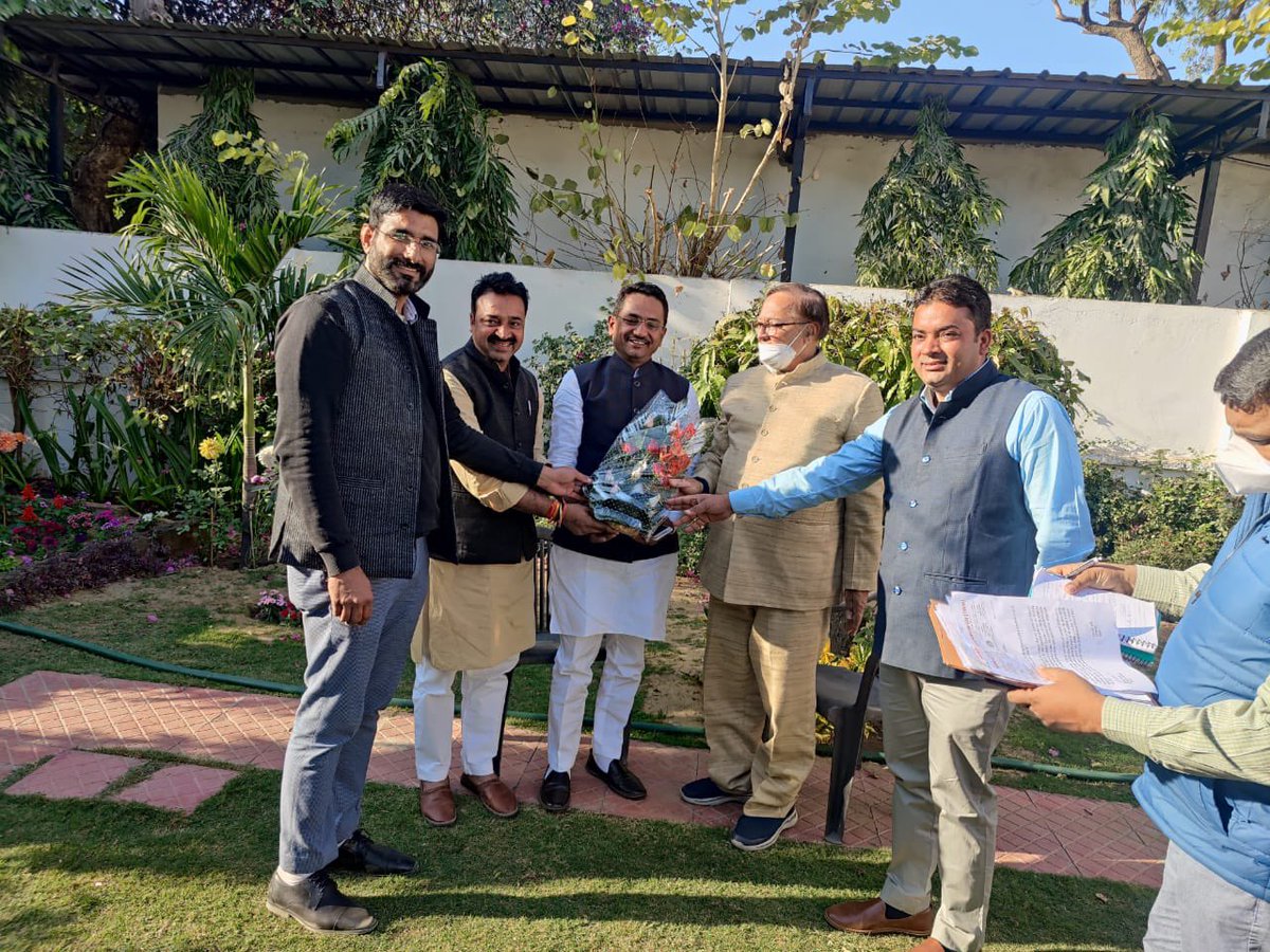 आज आदरणीय शिक्षामंत्री श्रीमान बीडी कल्ला साहब से मुलाक़ात कर शीघ्र DPC करवाने हेतु ज्ञापन सौंपा।<a href="/ashokgehlot51/">Ashok Gehlot</a> <a href="/GovindDotasra/">Govind Singh Dotasra</a> <a href="/DrBDKallaINC/">Dr. Bulaki Das Kalla</a> @SumerKhatana8 <a href="/gurudolat/">Dolat suthar</a> @Bhanwar99gujar <a href="/kana_ias/">Kana Ram</a> <a href="/NarendraKaswa16/">Coach Narendra Kaswan</a> <a href="/DrBLBhahada/">डॉ.बी.एल.भहड़ा</a> @Reslarajasthan <a href="/zeerajasthan_/">ZEE Rajasthan</a> <a href="/1stIndiaNews/">First India News</a>