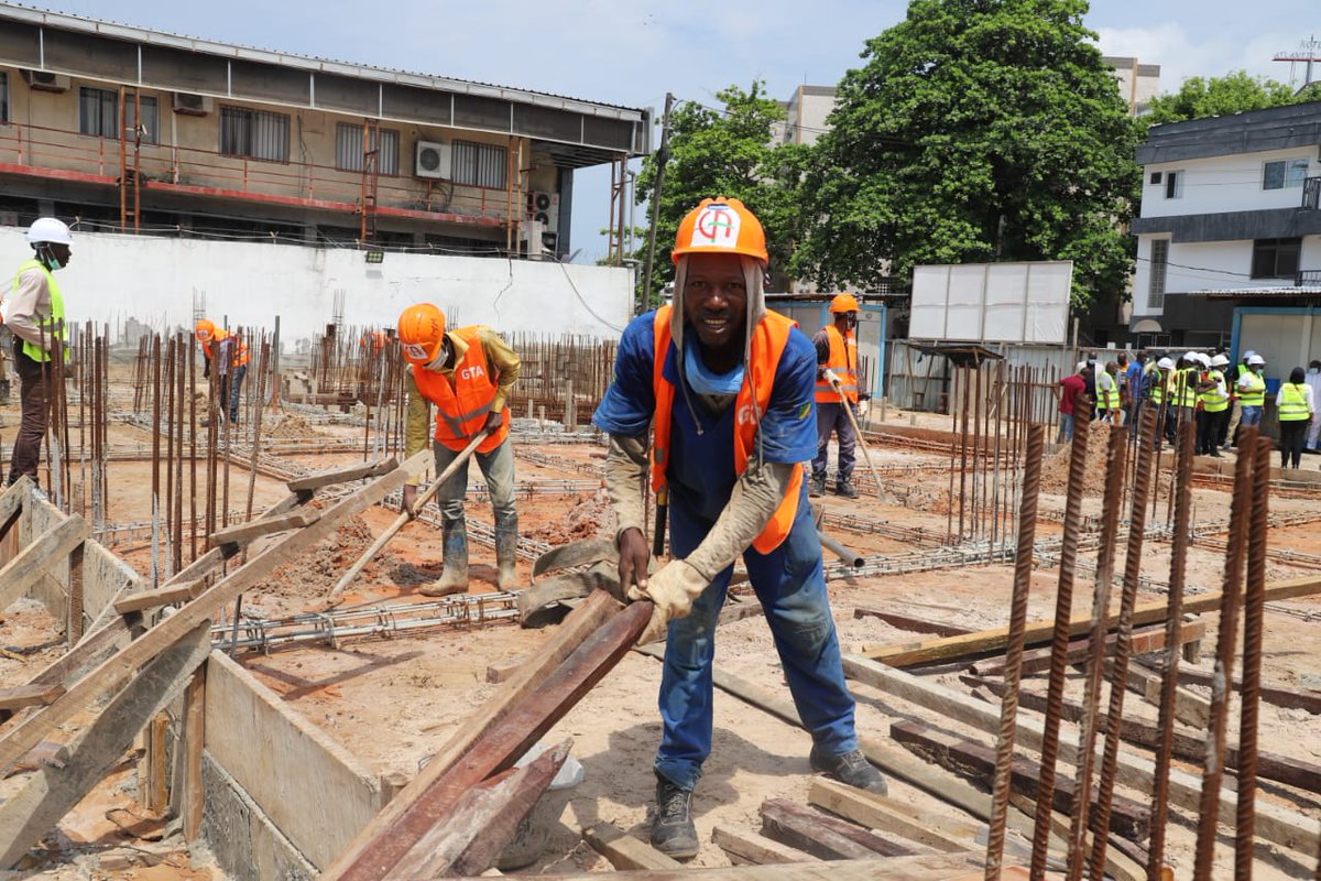 date_africa's tweet photo. 🇨🇬Congo : ARPCE/construction de l’antenne départementale de Pointe-Noire (réalisés à 30% )du bâtiment technico-administratif de à Pointe-Noire de l'ARPCE - bâtiment R+7 doublé d'un Data Center TIER-3 qui sera logé dans un bâtiment R+1.
#utdacongo #utdainfo #utdaarpce https://t.co/3IqhkyN6RO