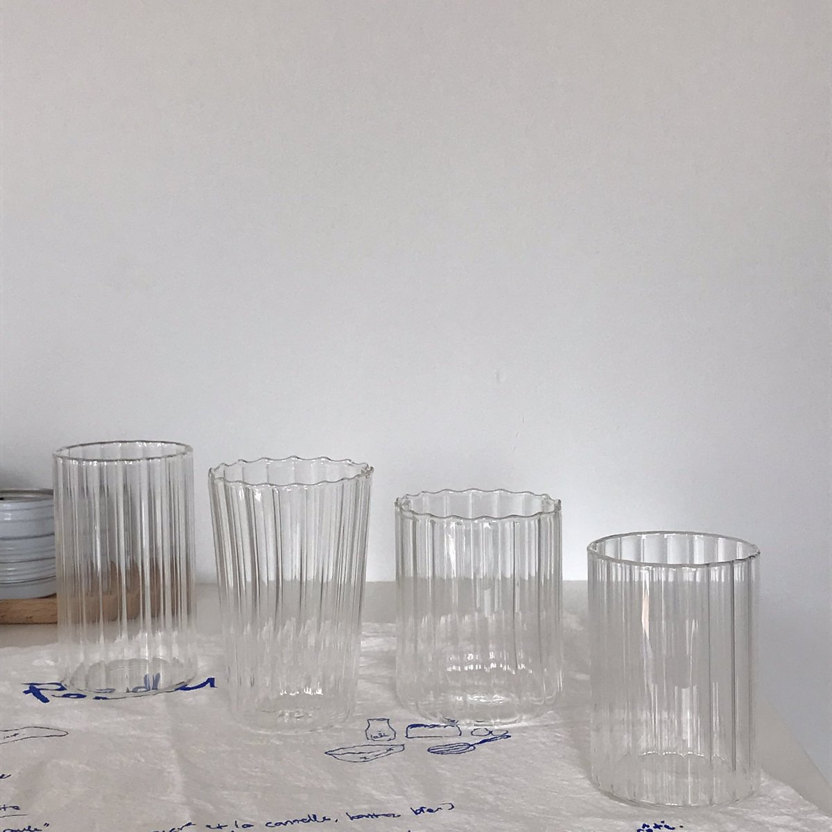 gooddthings_'s tweet photo. แก้วใส ลอนใหญ่ ทรงตรง(สูง)
size: 7x12 cm (350mL)
price : 220฿ https://t.co/xFueXCYQFM