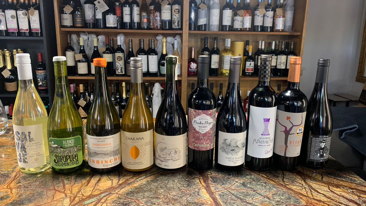 VinotecaMRWines's tweet image. Ayer 45 personas se acercaron a Wining entre las dos degustaciones que  hicimos/ 1ro Otronia y Magna Montis y 2do #LosElegidosDeMusu 
El vino me gusta mucho, pero más me gusta comunicarlo!! A ustedes no les pasa lo mismo?