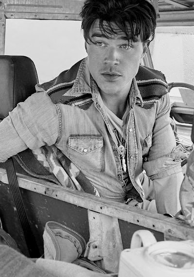 ㅤ
              ◜     ᴛᴜʀɴ ᴛʜᴇ
           𝐋 𝐈 𝐆 𝐇 𝐓 𝐒    𝐎 𝐍    ◞

        #  SeductiveSunday .