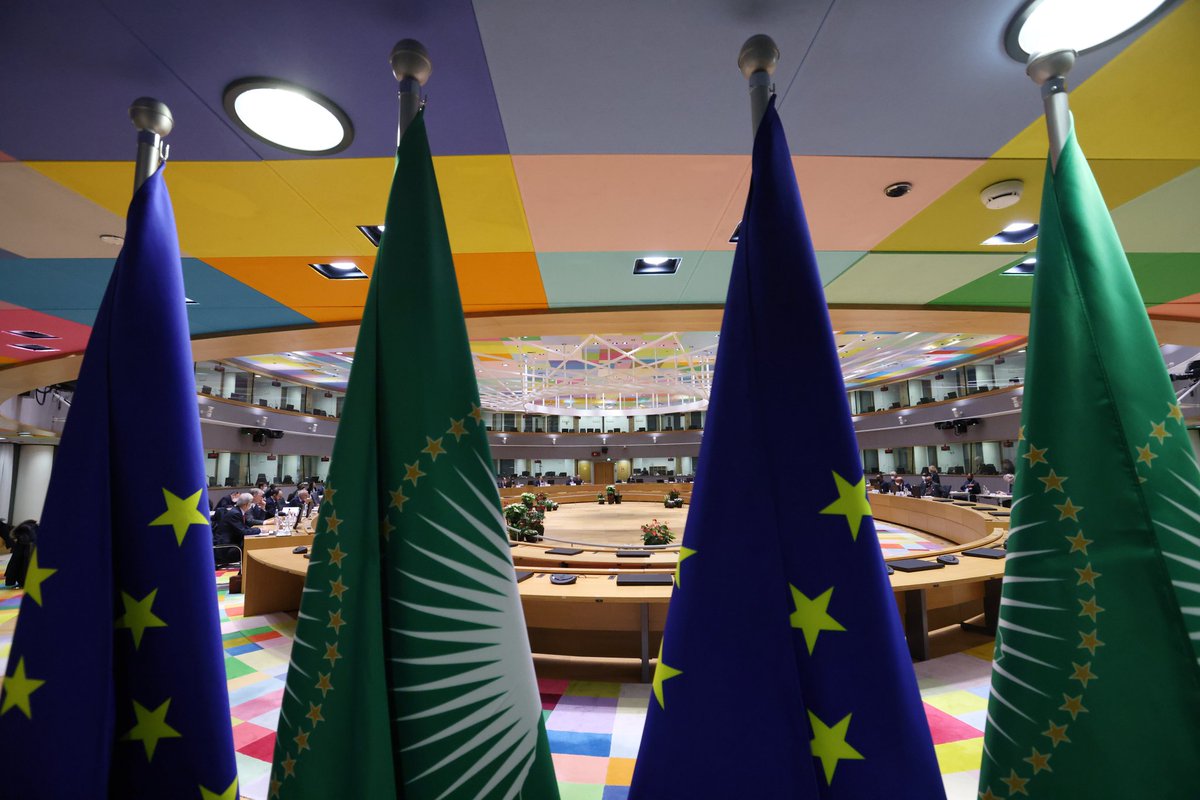 Les échanges ont porté sur le renforcement du partenariat stratégique UE-UA. Cette rencontre s'est tenue en prélude au Sommet UE-UA qui rassemblera les chefs d'État et de gouvernement de l'UE et de l'UA en février 2022 à Bruxelles.