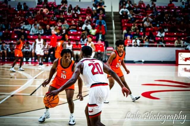 Derrian Ford is the REAL DEAL A Big Strong Physical Guard he go fit into Arkansas Ravorbacks system very well between them lines he is a BEAST!!Magnolia are off to a 5-0 start it’s one goal on his mind Championship (3) go out the way he started his career on TOP and 4.0 GPA…