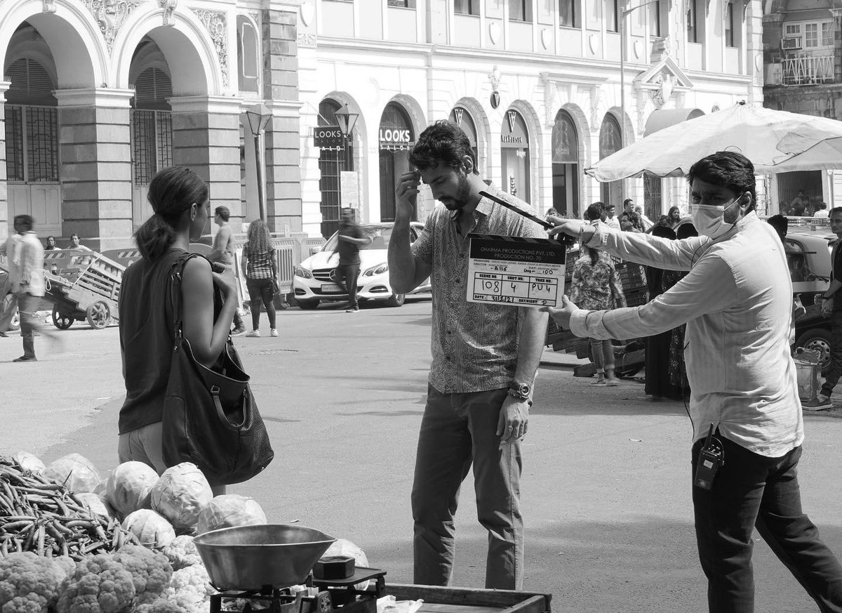 ananyapandayy's tweet image. the experience of this film, the people, all the feelings, every moment - has been nothing short of magic 💕 grateful to be part of it 🙏🏼 We have a super special announcement TOMORROW - stay tuned 🎬✨ @KaranJohar #ApoorvaMehta #ShakunBatra #AjitAndhare @DeepikaPadukone