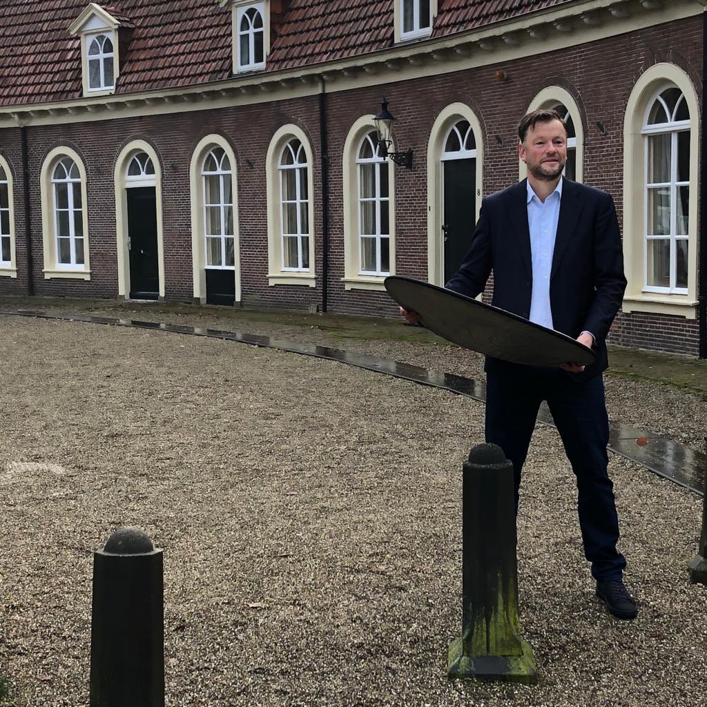 vvdheuvelrug's tweet photo. Vorige week en vandaag hebben wij met de kandidaat-raadsleden foto's gemaakt in de verschillende dorpen van onze mooie gemeente ⛲️🌳. 
Een klein feestje om te doen. De resultaten.... daar moet je nog even opwachten 📸 https://t.co/mCi1uuGrLm