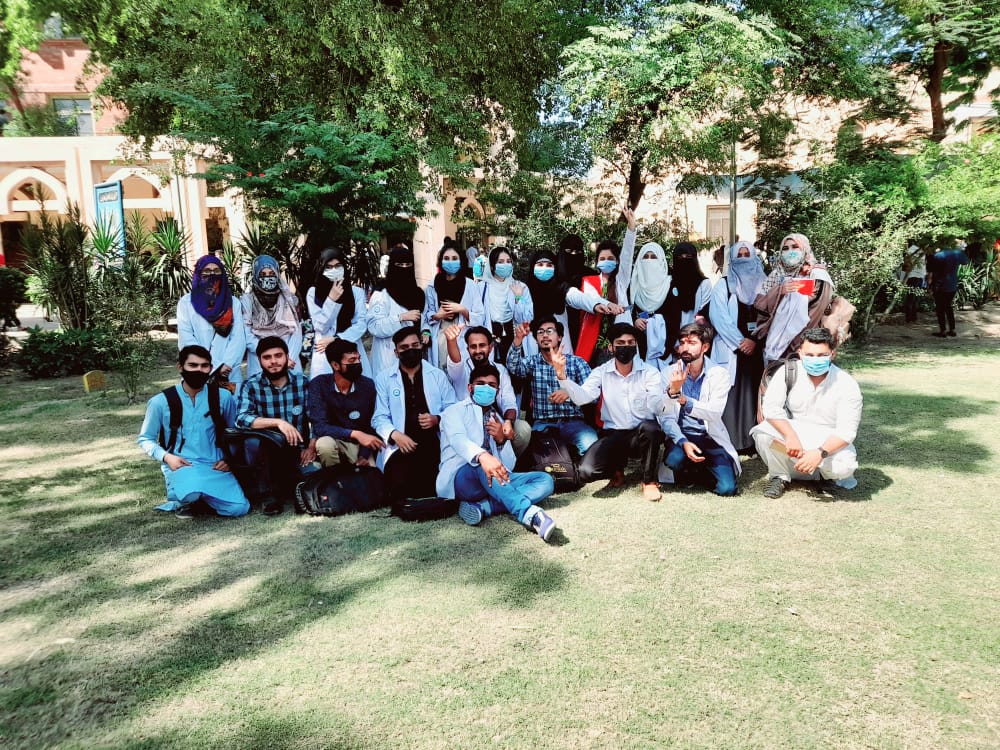 AwaisIf89811784's tweet photo. Spirits are High Our Destination is Sky
BEMS must Be converted into DEMS  
Doctor of Eastern Medicine 
BEMS Students working at Medical Camp at GCUF
#BEMSRIGHTs
@nhsrcofficial
@hecpkofficial
@PHC_Punjab
@ImranKhanPTI https://t.co/7MBhdZliYP